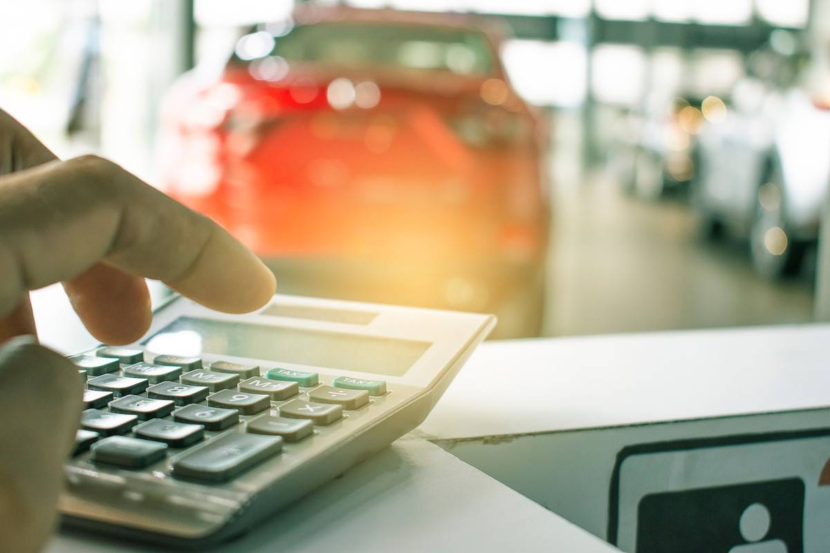 車コーティングの料金相場は?